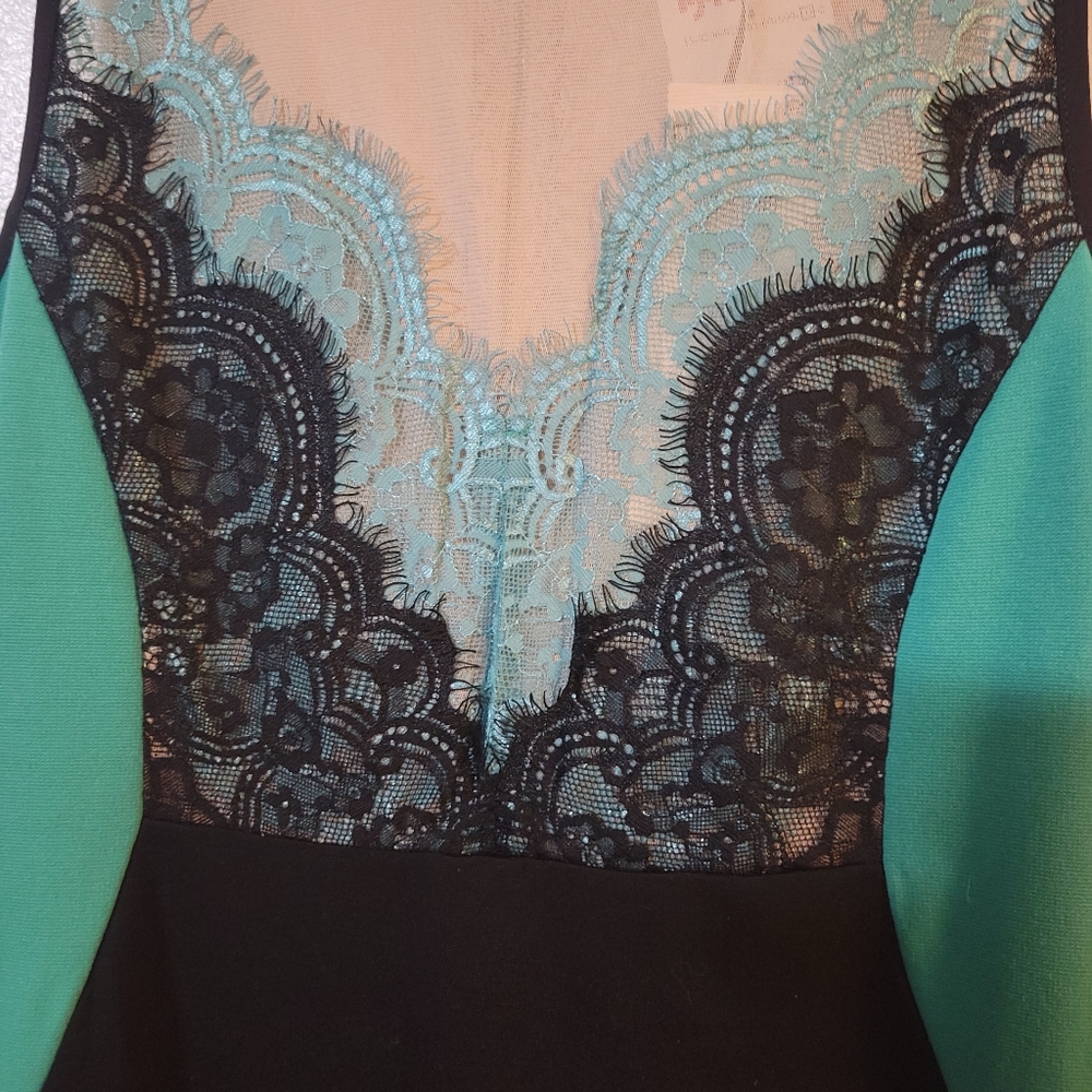 Dress - Picture 3 of 3